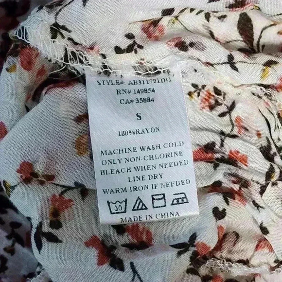 Sadie & Sage Boho Floral Two Piece Set Size S/M - Picture 7 of 14